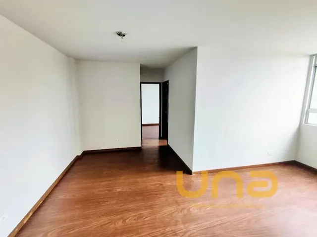 Apartamento 2 quartos e 1 banheiro, à venda, no bairro CRISTO REI em Curitiba
