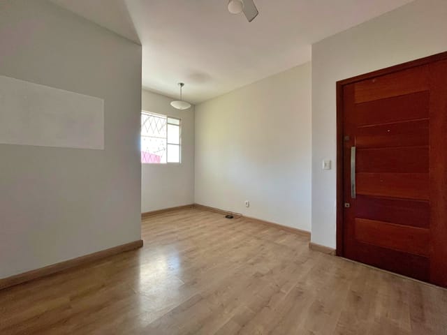Foto do Apartamento - Apartamento para locação com 2 quartos, armários e uma vaga de estacionamento, Jardim Guanabara, Belo Horionte, MG | Deltalar Imóveis