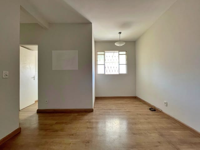 Foto do Apartamento - Apartamento para locação com 2 quartos, armários e uma vaga de estacionamento, Jardim Guanabara, Belo Horionte, MG | Deltalar Imóveis
