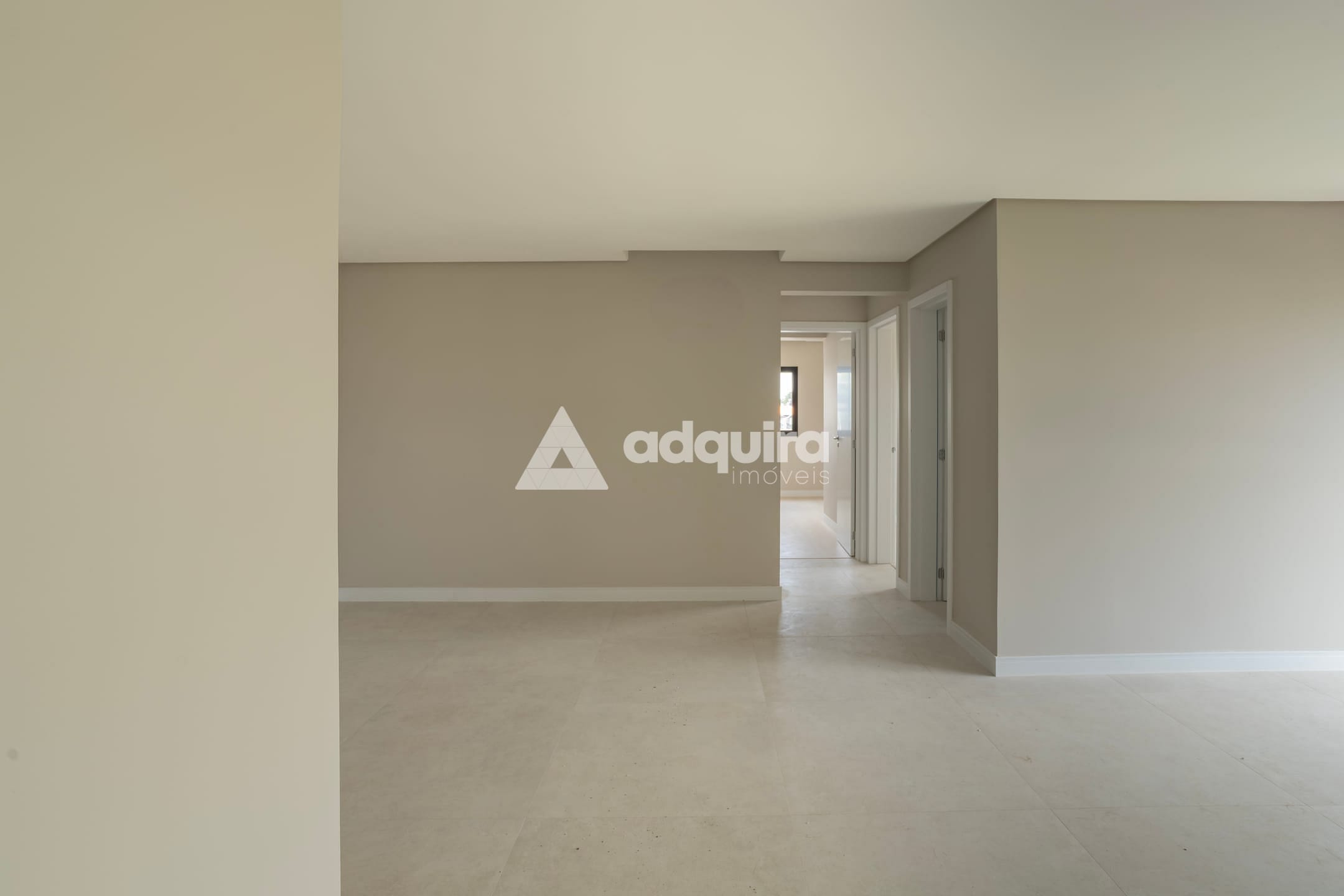 Apartamento à venda com 3 quartos, 105m² - Foto 2