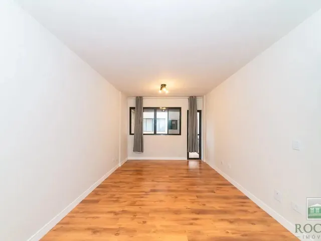 Apartamento 2 quartos e 1 banheiro, para alugar, no bairro Cabral em Curitiba