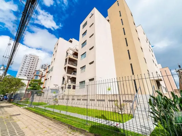 Apartamento 2 quartos e 1 banheiro, para alugar, no bairro Cabral em Curitiba