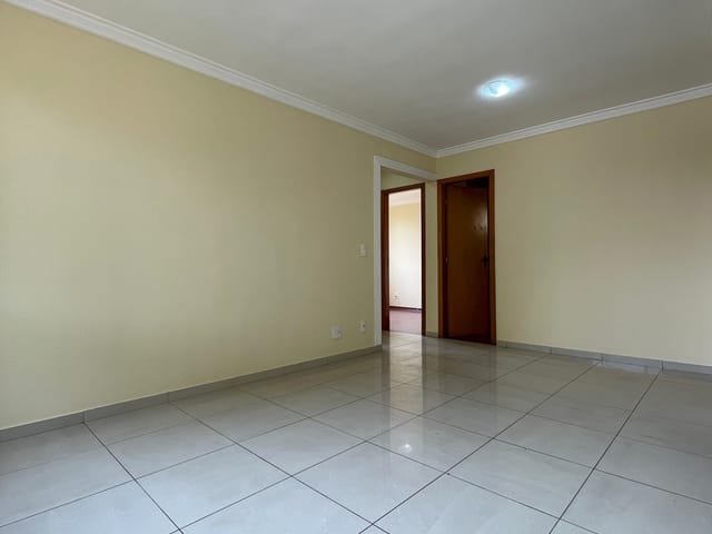 Foto do Apartamento - Apartamento 03 quartos com armários planejados e uma vaga coberta, Bairro São João Batista, Belo Horizonte, MG | Deltalar Imóveis