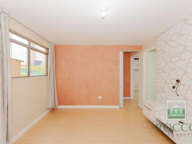Apartamento 2 quartos e 1 banheiro, à venda, no bairro Santa Cândida em Curitiba