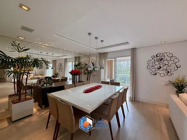 Apartamento com 200m² 4 quartos e 5 banheiros, à venda, no bairro Vila Andrade em São Paulo