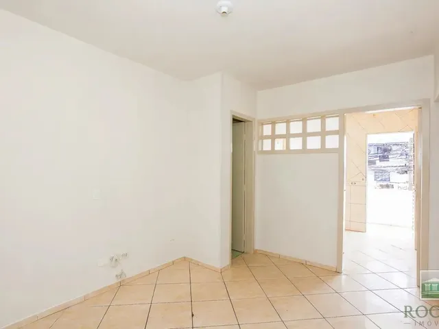Apartamento 1 quarto e 1 banheiro, para alugar, no bairro Sítio Cercado em Curitiba