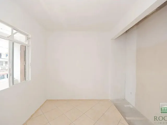 Apartamento 1 quarto e 1 banheiro, para alugar, no bairro Sítio Cercado em Curitiba
