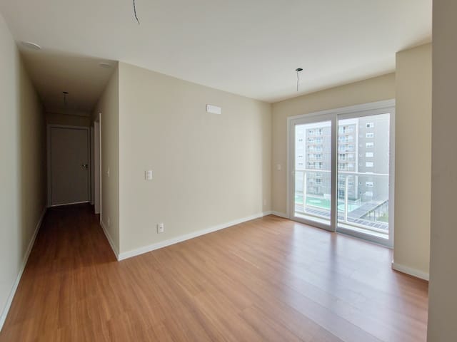 Apartamento 2 quartos e 1 banheiro, à venda ou para alugar, no bairro Três vendas em Pelotas