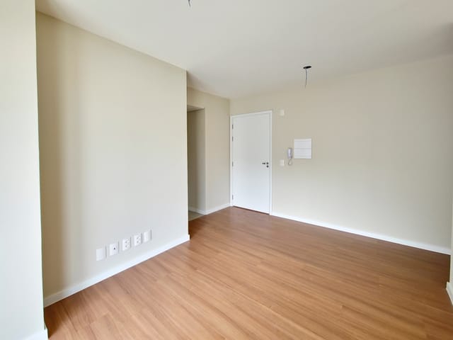 Apartamento 2 quartos e 1 banheiro, à venda ou para alugar, no bairro Três vendas em Pelotas