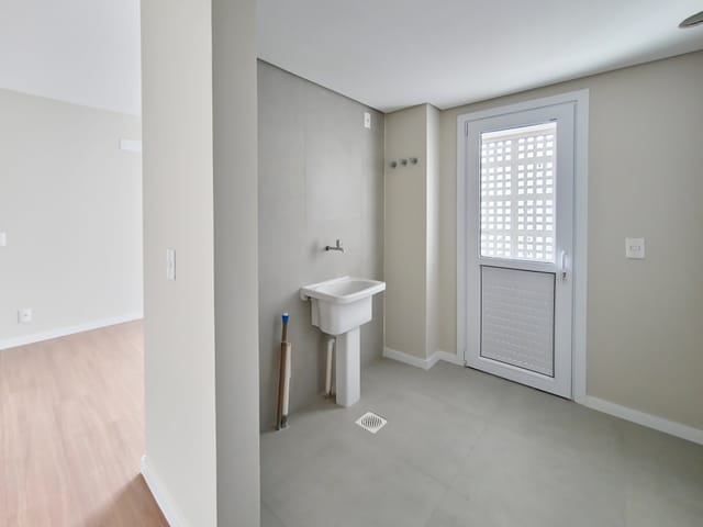 Apartamento 2 quartos e 1 banheiro, à venda ou para alugar, no bairro Três vendas em Pelotas