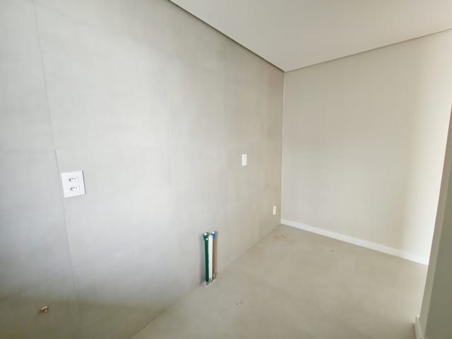 Apartamento 2 quartos e 1 banheiro, à venda ou para alugar, no bairro Três vendas em Pelotas