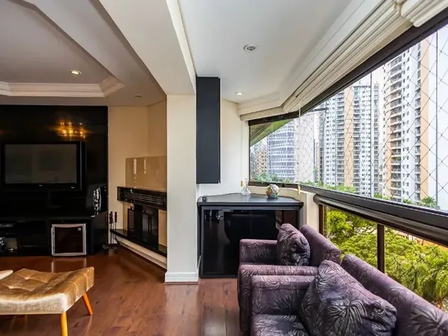 Apartamento 3 quartos e 4 banheiros, à venda, no bairro Água Verde em Curitiba
