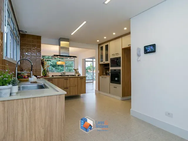 Apartamento com 229m² 3 quartos e 3 banheiros, à venda, no bairro Higienópolis em São Paulo