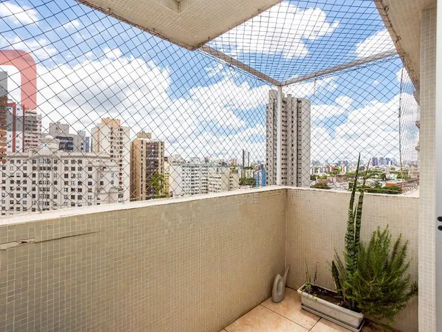 Apartamento 3 quartos e 2 banheiros, à venda, no bairro Cristo Rei em Curitiba