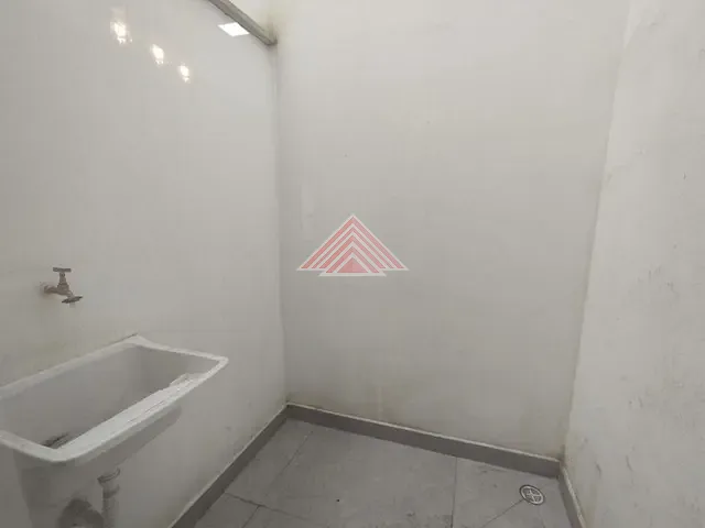 Kitnet com 27m² 1 quarto e 1 banheiro, para alugar, no bairro Vila Bocaina em Mauá