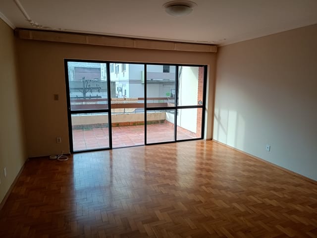 Apartamento com 175m² 2 quartos e 2 banheiros, à venda, no bairro Centro em Pelotas