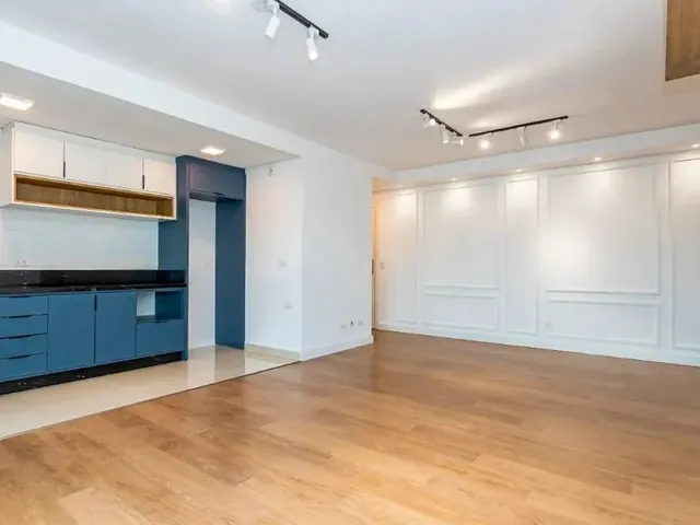 Apartamento 4 quartos e 3 banheiros, à venda, no bairro Cabral em Curitiba