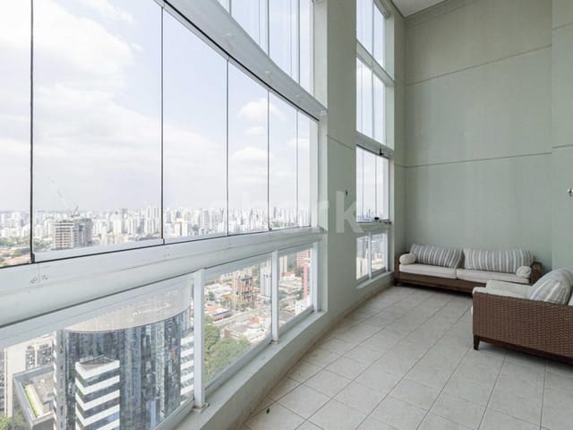 Apartamento com 180m² 2 quartos e 4 banheiros, à venda, no bairro Cidade Monções em São Paulo