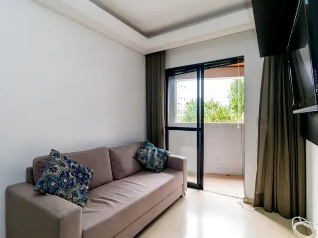 Apartamento 2 quartos e 2 banheiros, à venda, no bairro Champagnat em Curitiba