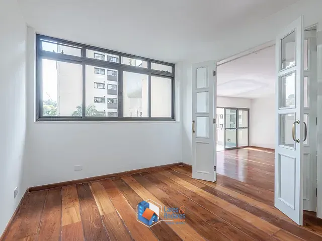Apartamento com 240m² 3 quartos e 5 banheiros, à venda, no bairro Real Parque em São Paulo