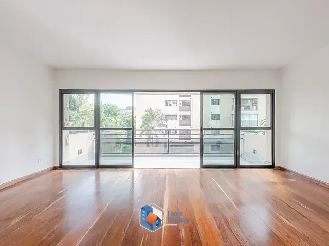 Apartamento com 240m² 3 quartos e 5 banheiros, à venda, no bairro Real Parque em São Paulo