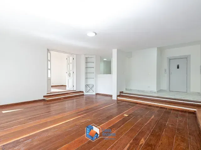 Apartamento com 240m² 3 quartos e 5 banheiros, à venda, no bairro Real Parque em São Paulo