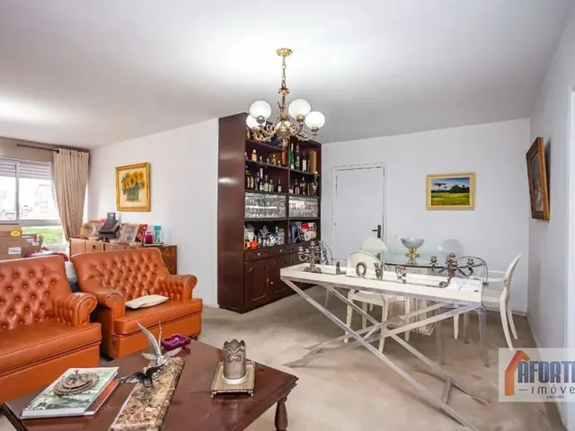 Apartamento 4 quartos e 5 banheiros, à venda, no bairro Centro em Curitiba