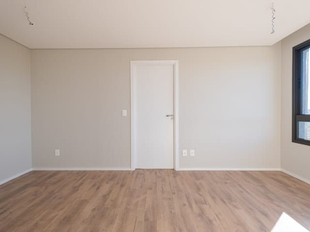 Apartamento com 39m² 1 quarto e 1 banheiro, à venda ou para alugar, no bairro Areal em Pelotas
