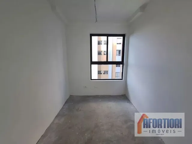 Apartamento 2 quartos e 1 banheiro, à venda, no bairro Água Verde em Curitiba