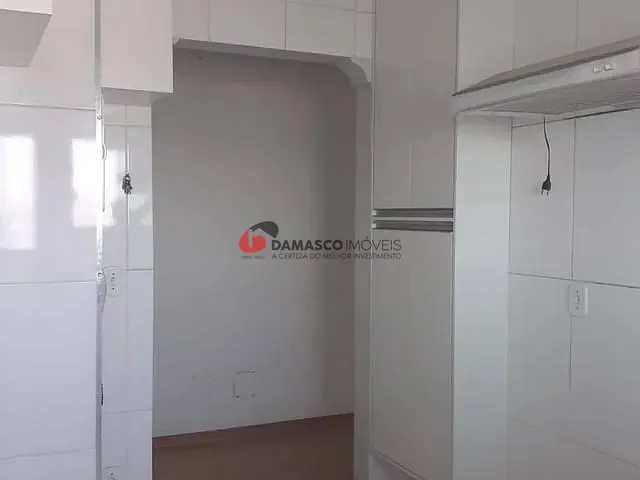 Apartamento 2 quartos e 2 banheiros, à venda, no bairro Utinga em Santo André