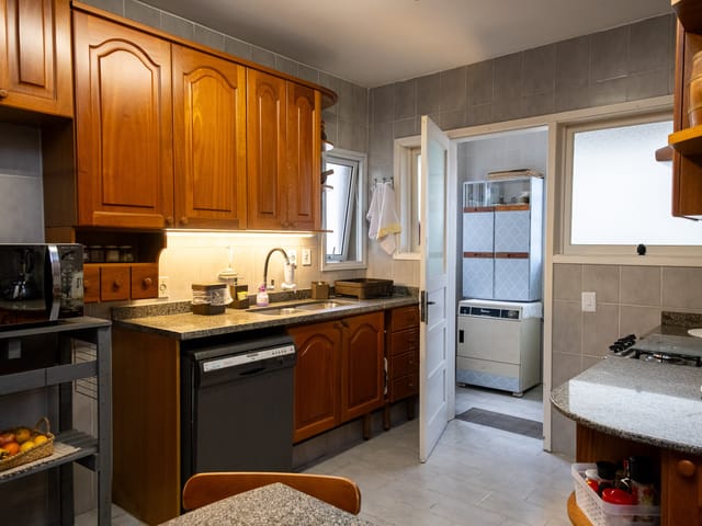 Apartamento com 450m² 4 quartos e 3 banheiros, à venda, no bairro Centro em Pelotas
