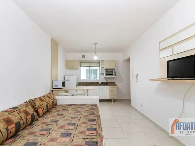 Apartamento 1 quarto e 1 banheiro, para alugar, no bairro Centro em Curitiba