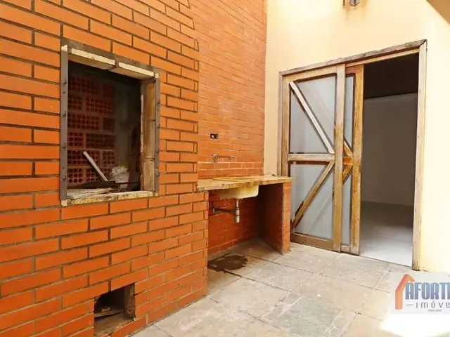 Apartamento 3 quartos e 2 banheiros, para alugar, no bairro Centro em Curitiba