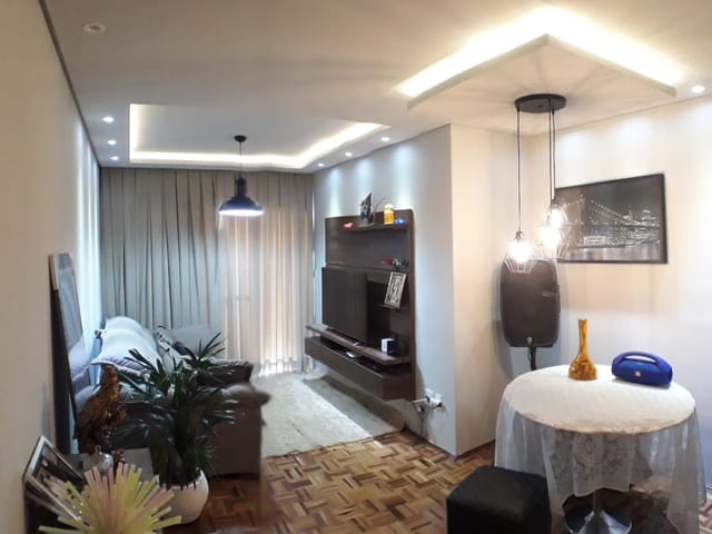 Foto do Apartamento - Apartamento à venda, Centro, Londrina, PR - Edifício Hedi - 3 Quartos sendo 1 suíte - Andar Alto - 1 Vaga de Garagem - Armários - Sala ampla | Guepardo Imob