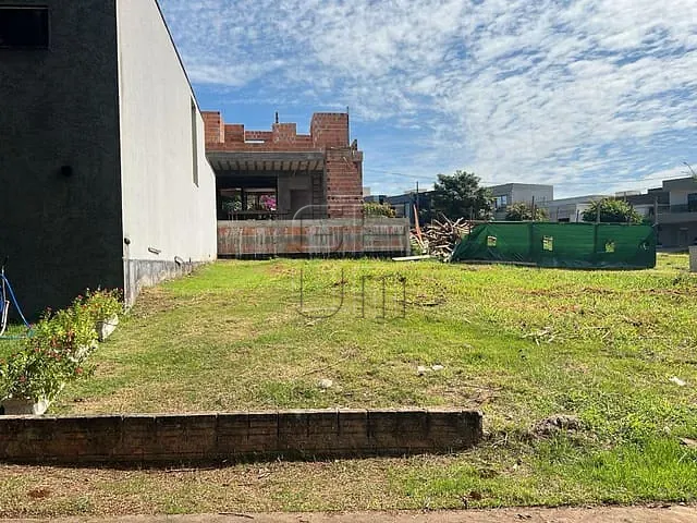 Terreno com 250m², à venda, no bairro Jardim Montecatini em Londrina