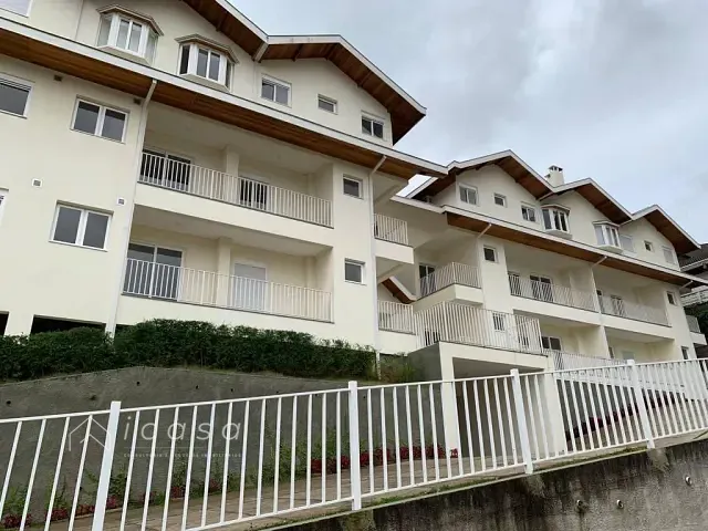 Apartamento 3 quartos e 4 banheiros, à venda, no bairro Capivari em Campos do Jordão