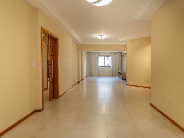 Foto do Apartamento - Apartamento à venda com 3 quartos sendo 1 suíte, 206 m², Centro, Ponta Grossa, PR | Adquira Imóveis