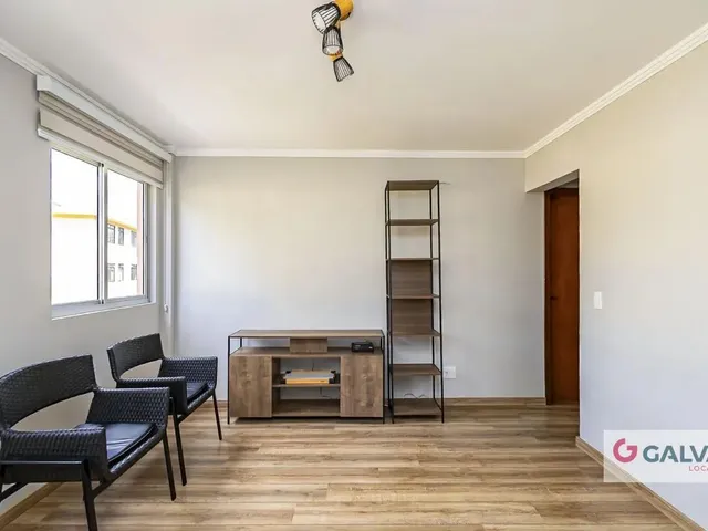 Apartamento 2 quartos e 1 banheiro, para alugar, no bairro Centro Cívico em Curitiba