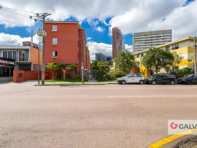 Apartamento 2 quartos e 1 banheiro, para alugar, no bairro Centro Cívico em Curitiba