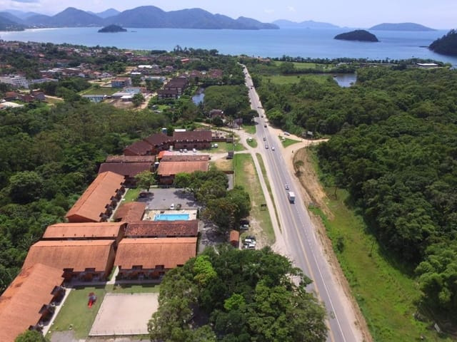 Foto do Apartamento - Apartamento com 2 dormitórios à venda, 68 m² por R$ 370.000 - Praia da Maranduba - Ubatuba/SP | RUSSI IMÓVEIS