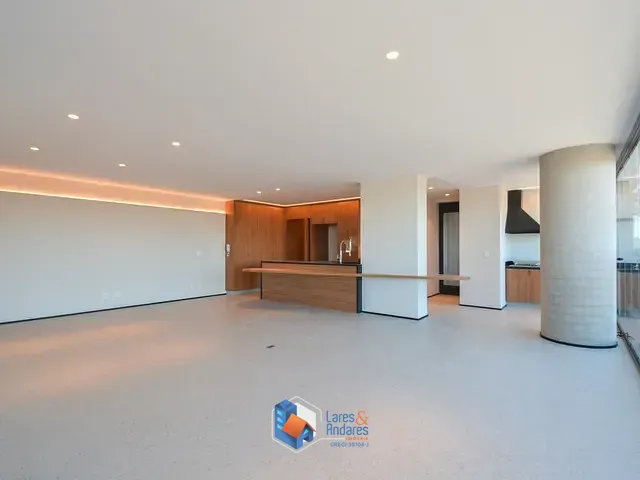 Apartamento com 178m² 3 quartos e 5 banheiros, à venda, no bairro Pinheiros em São Paulo