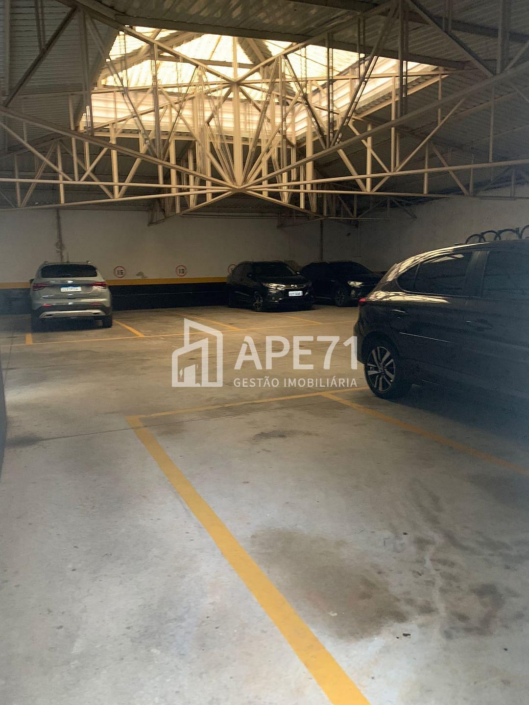 Apartamento à venda com 2 quartos, 80m² - Foto 37