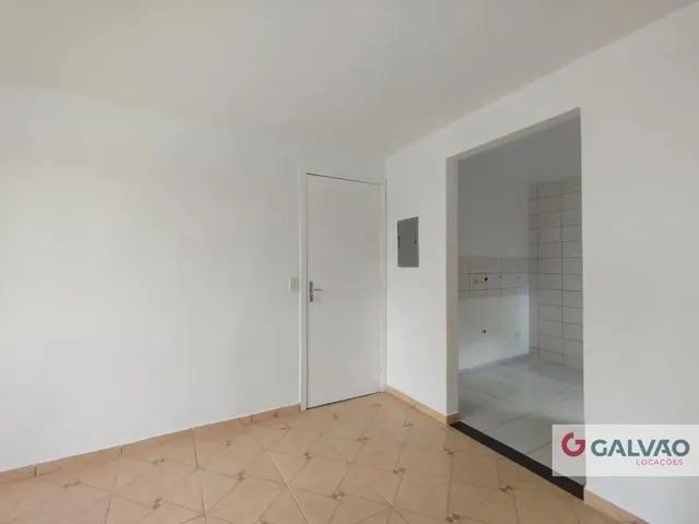 Apartamento 2 quartos e 1 banheiro, para alugar, no bairro Cachoeira em Curitiba