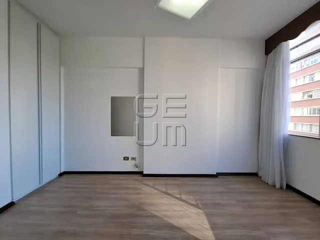 Apartamento 3 quartos e 2 banheiros, à venda, no bairro Centro em Londrina