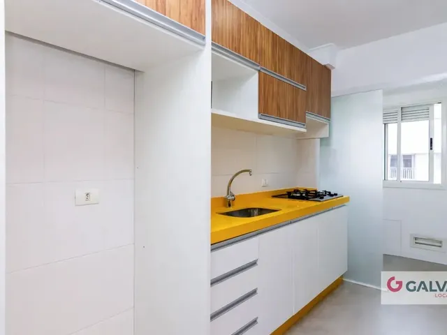 Apartamento 2 quartos e 2 banheiros, para alugar, no bairro Portão em Curitiba