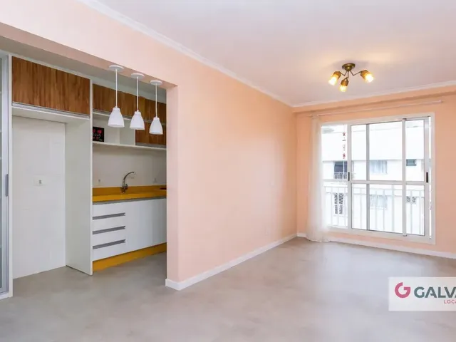 Apartamento 2 quartos e 2 banheiros, para alugar, no bairro Portão em Curitiba