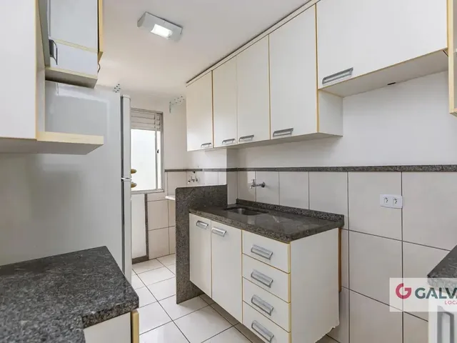 Apartamento 3 quartos e 2 banheiros, para alugar, no bairro Cabral em Curitiba