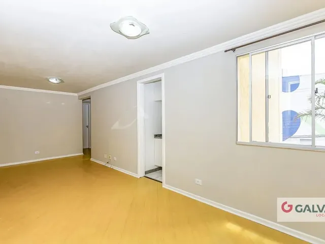 Apartamento 3 quartos e 2 banheiros, para alugar, no bairro Cabral em Curitiba