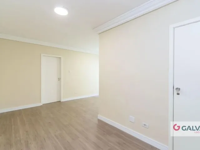 Apartamento 2 quartos e 1 banheiro, para alugar, no bairro Água Verde em Curitiba
