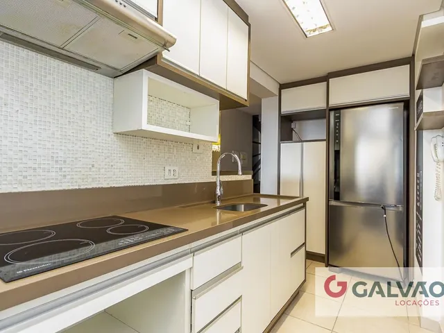 Apartamento 3 quartos e 2 banheiros, para alugar, no bairro Capão Raso em Curitiba